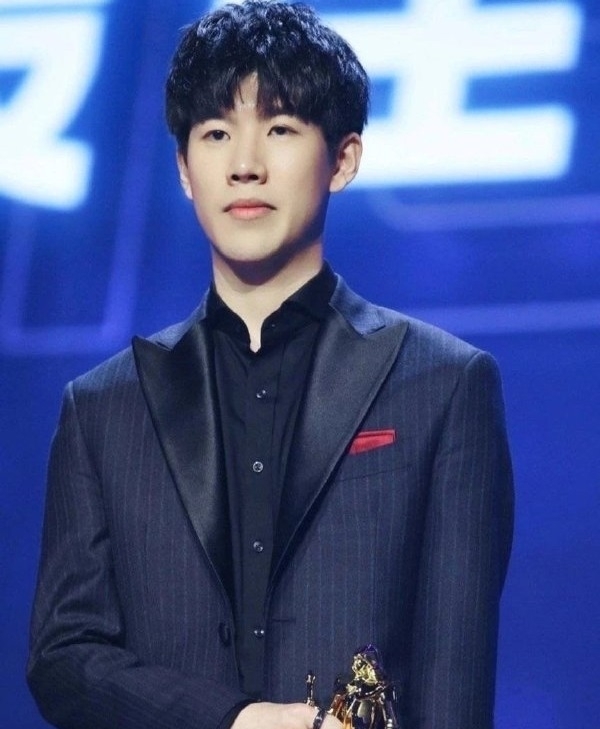 iG.Mole正式连接 担任中单 人称LPL第一全能王