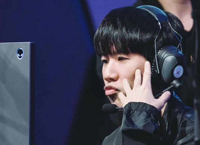 2024 Demacia 杯参赛名单： Bilibili Gaming ， Top Esports ， LNG Esports ， Weibo Gaming 将直接进入淘汰赛阶段