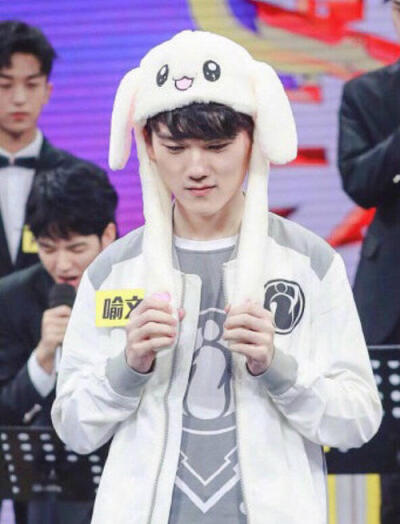 解析“骨牌”与“扑克”的本质区别：为什么骨牌更强调记忆力与位置？（深度解读骨牌与扑克的核心差异：为何骨牌更依赖记忆与布局？）